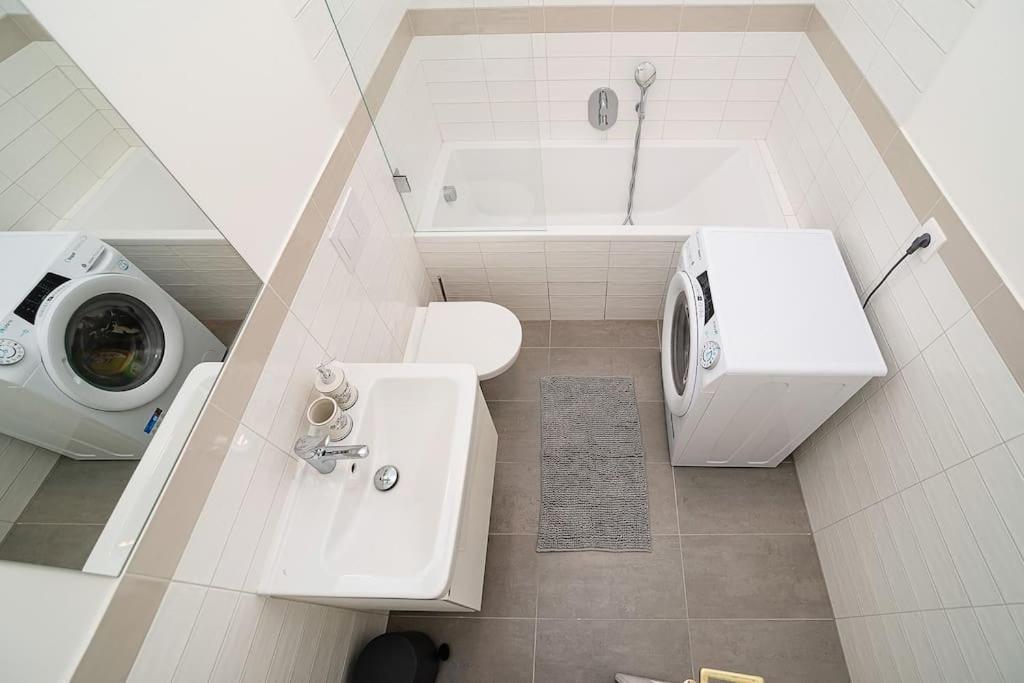 Stylish Flat With Terrace And Ac Apartment *