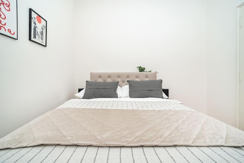 Stylish Flat With Terrace And Ac Prague