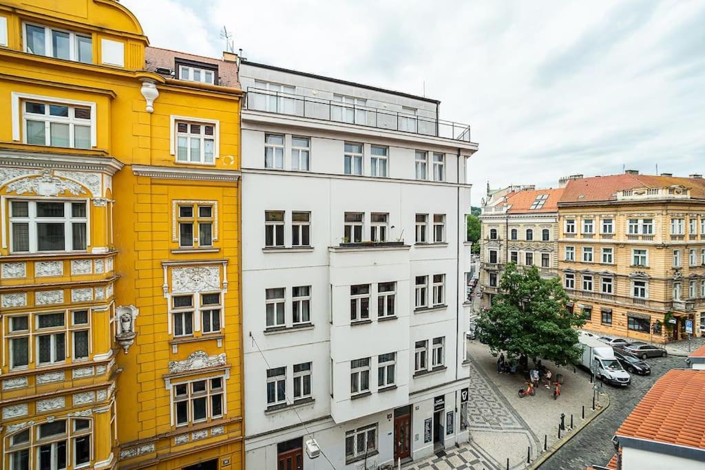 Stylish Flat With Terrace And Ac Prague
